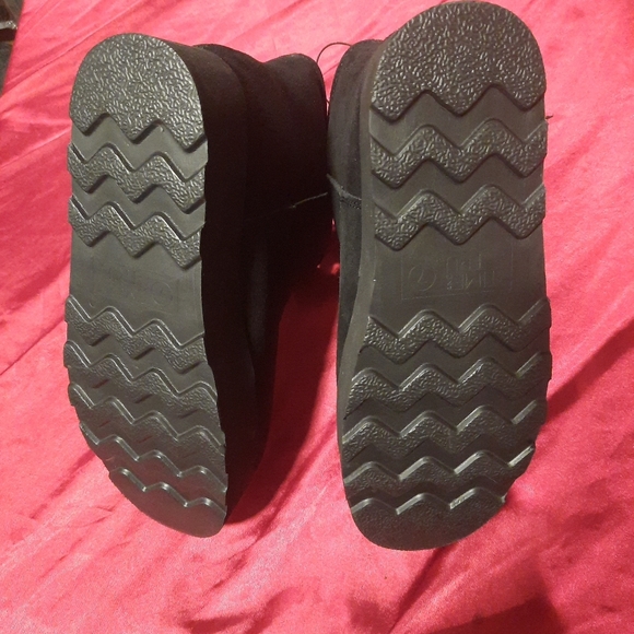 Womens Genuine Leather size 7 Time and Tru Black Winter Boots - Picture 4 of 5